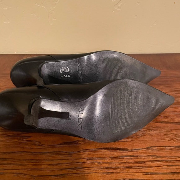 Aldo Classic Black Pointed Heels - Picture 4 of 5